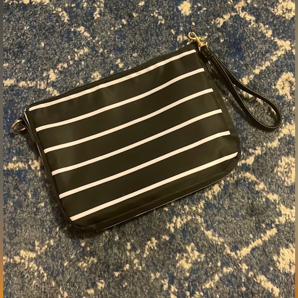 Clutch - Picture 1 of 3